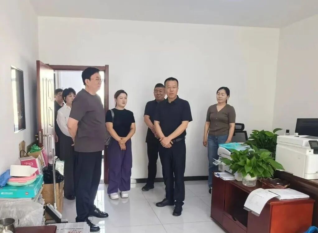 兴安盟退役军人事务局党组书记、局长何云峰赴盟退役军人服务中心、军休所、光荣院调研